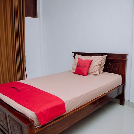 Reddoorz At Villa Bukit Senyum Lombok Kuripan Kültér fotó
