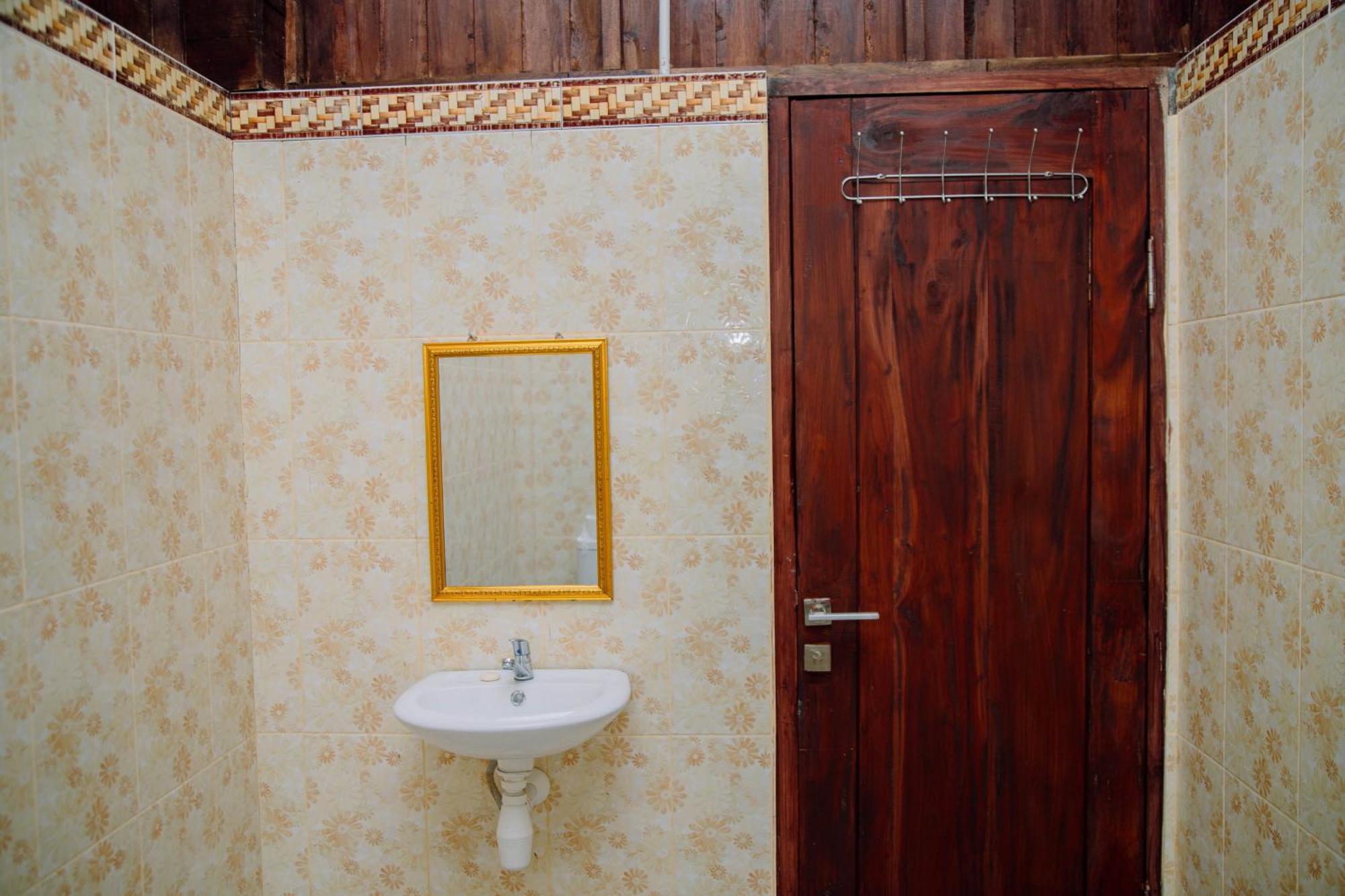 Reddoorz At Villa Bukit Senyum Lombok Kuripan Kültér fotó
