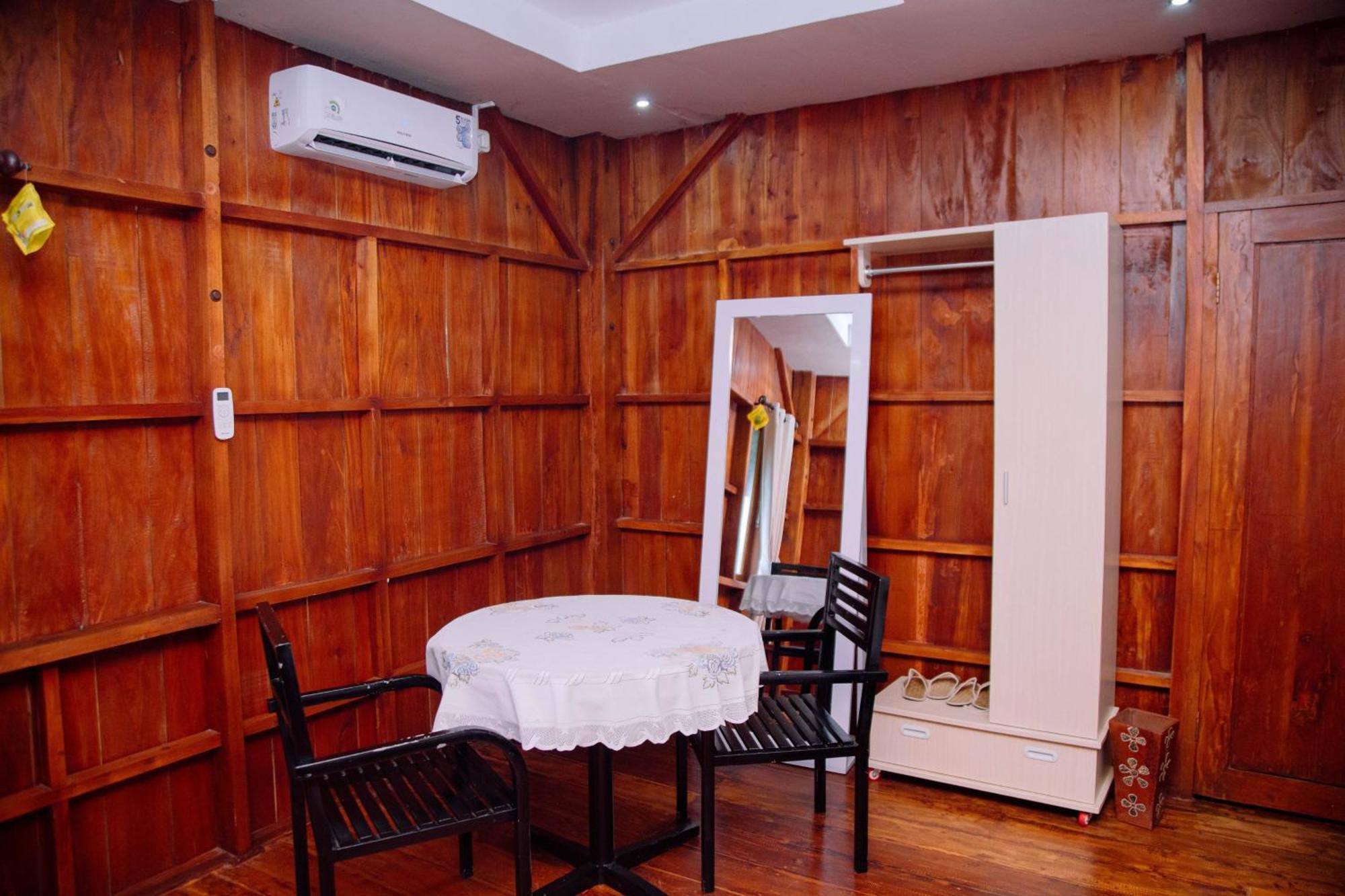 Reddoorz At Villa Bukit Senyum Lombok Kuripan Kültér fotó