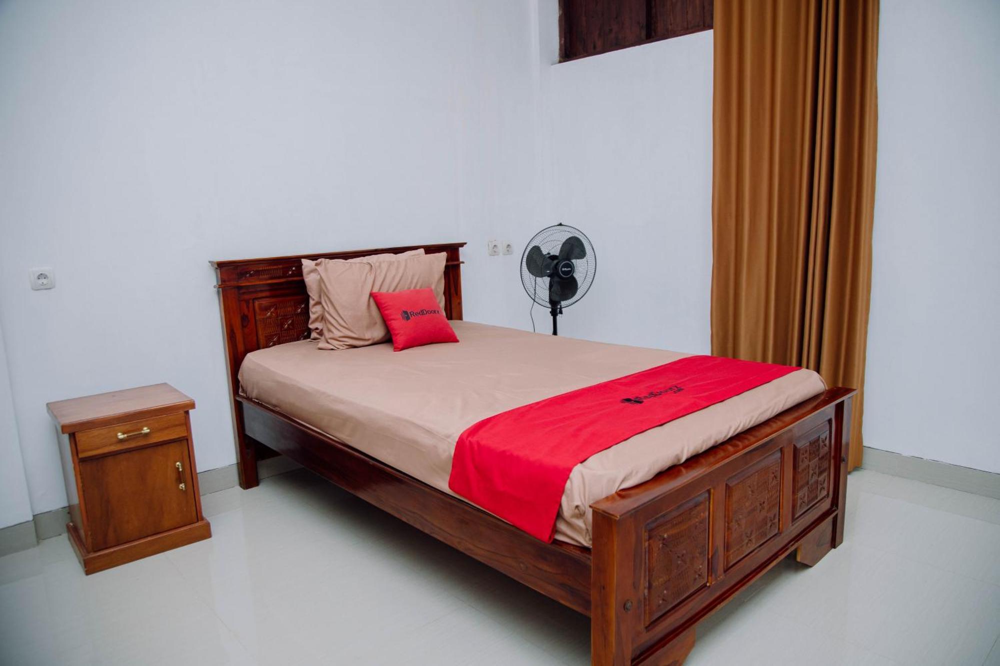 Reddoorz At Villa Bukit Senyum Lombok Kuripan Kültér fotó
