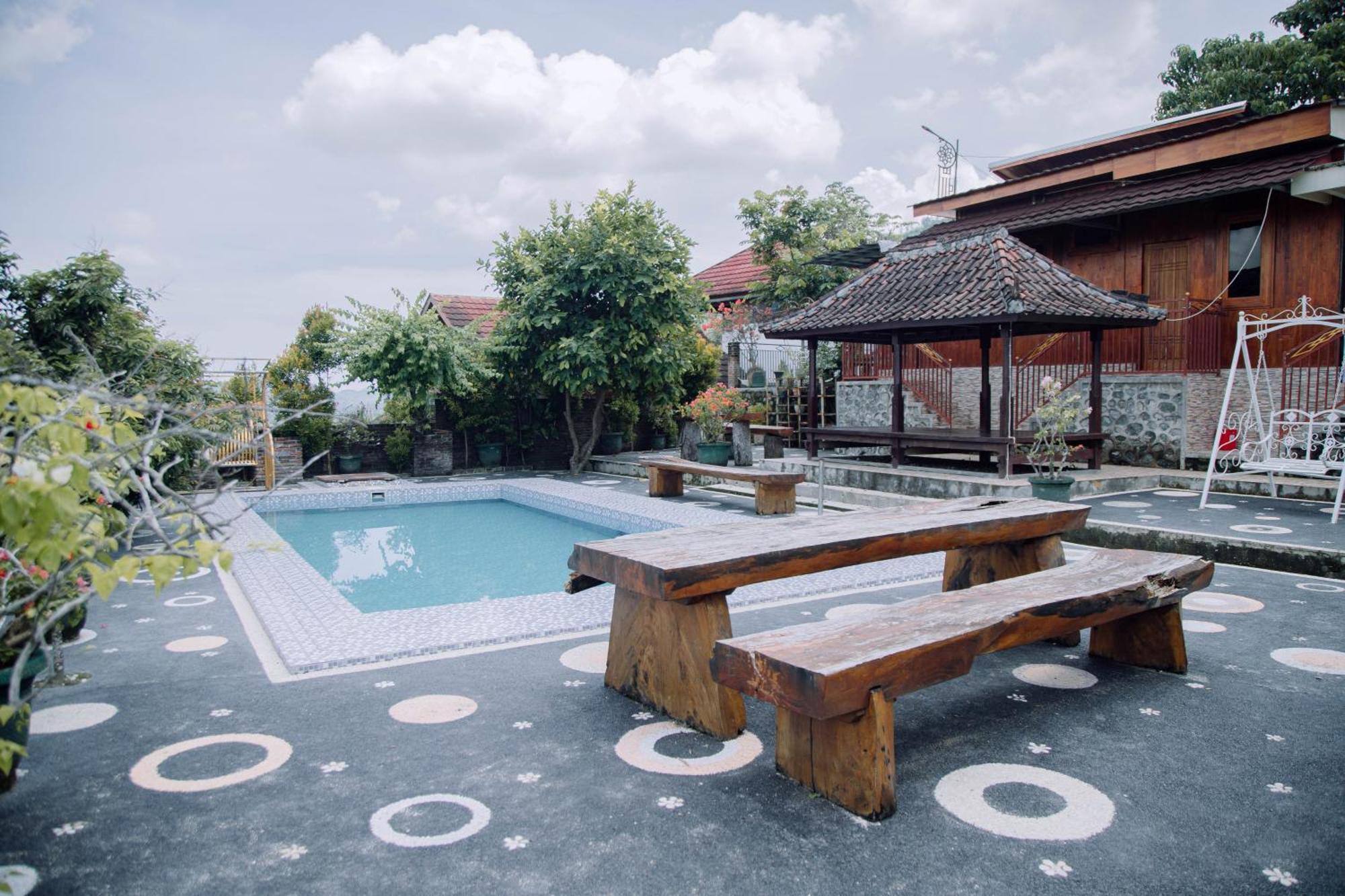 Reddoorz At Villa Bukit Senyum Lombok Kuripan Kültér fotó