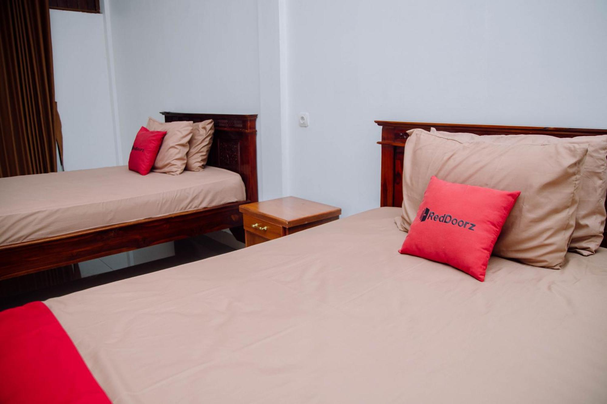 Reddoorz At Villa Bukit Senyum Lombok Kuripan Kültér fotó