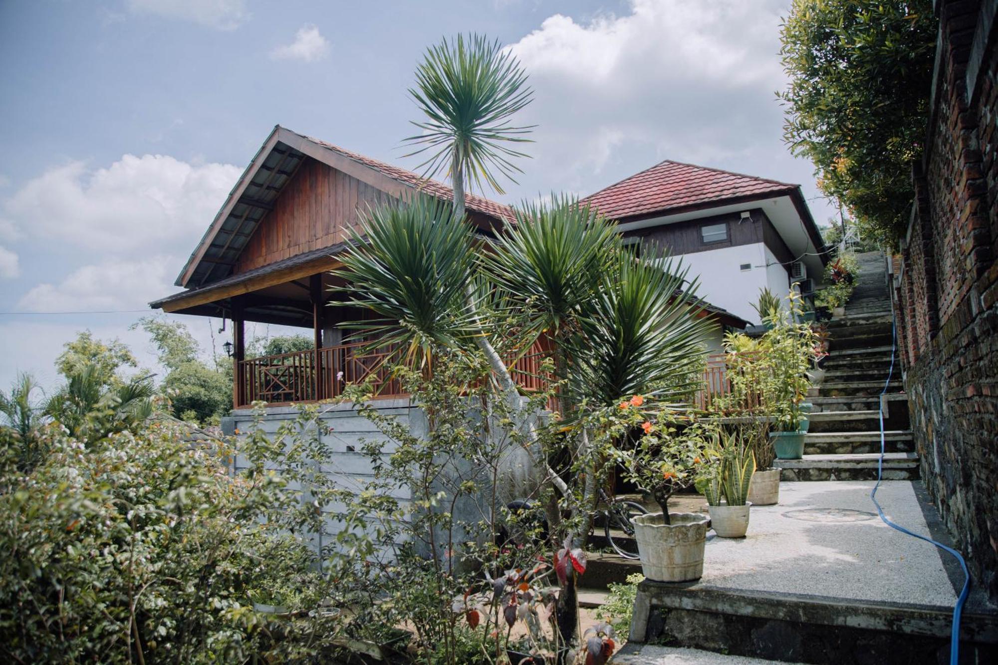 Reddoorz At Villa Bukit Senyum Lombok Kuripan Kültér fotó